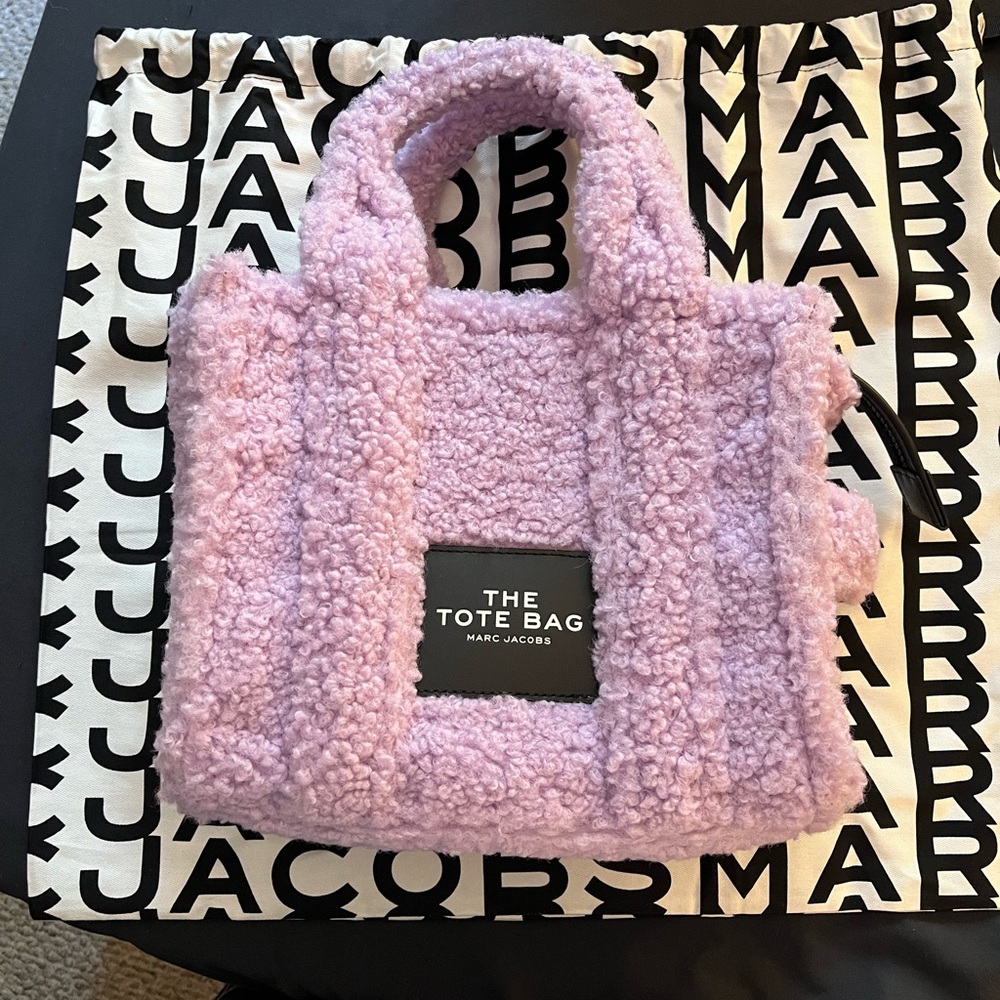 Marc Jacobs Lilac teddy tote bag crossbody